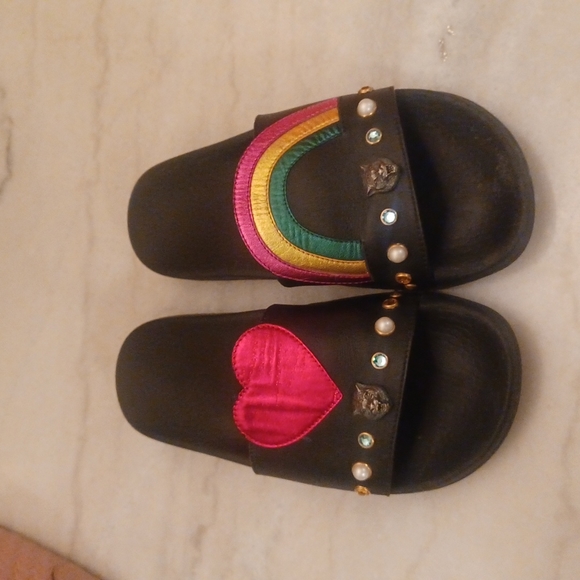 Authentic Gucci slides very rare - Picture 8 of 8